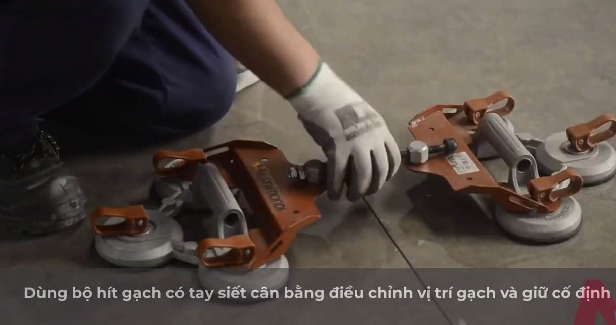 CÁCH THI CÔNG DÁN GẠCH KHỔ LỚN ĐẠT TIÊU CHUẨN